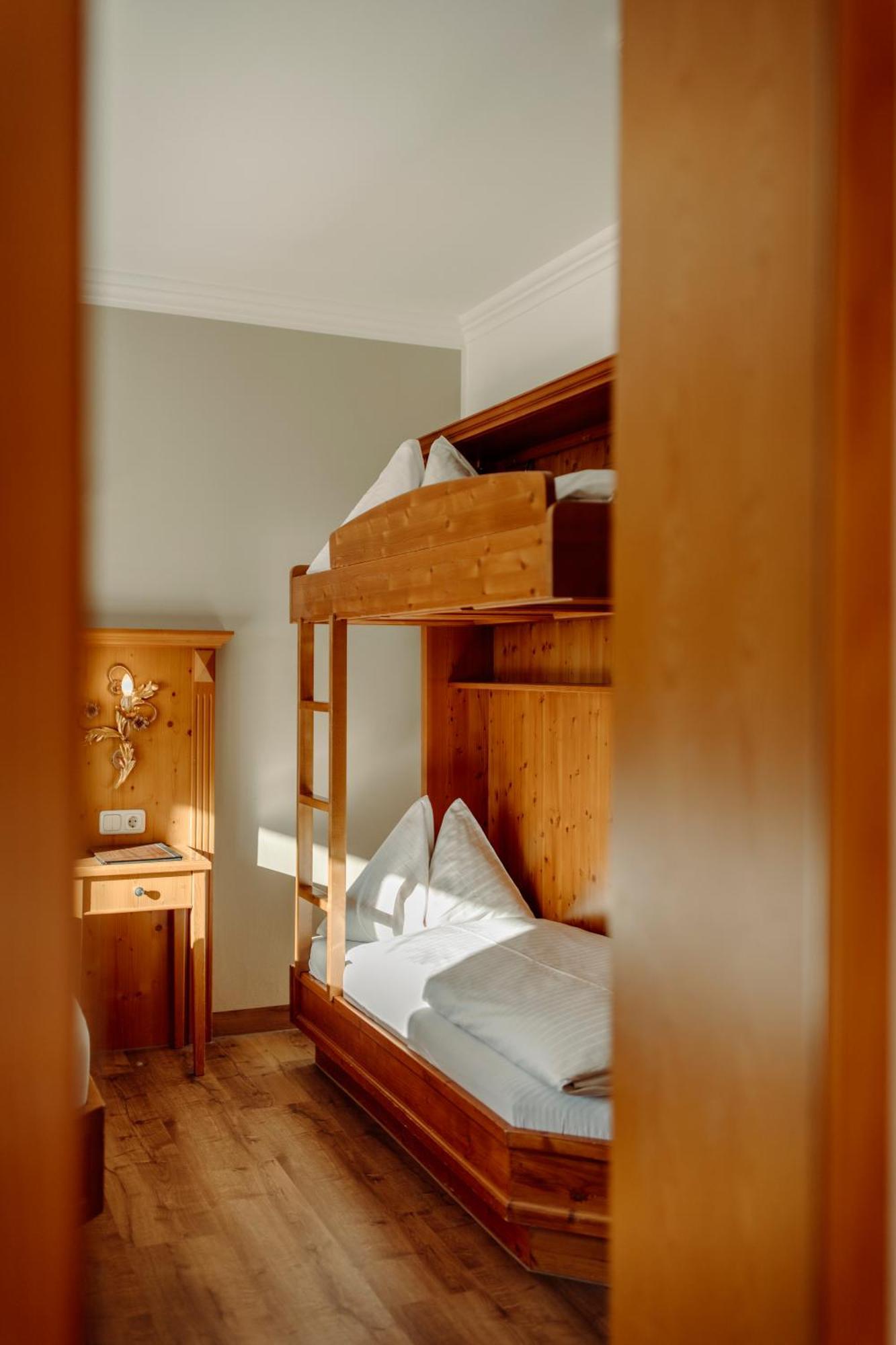 Hotel Lerch Санкт-Йохан Экстерьер фото