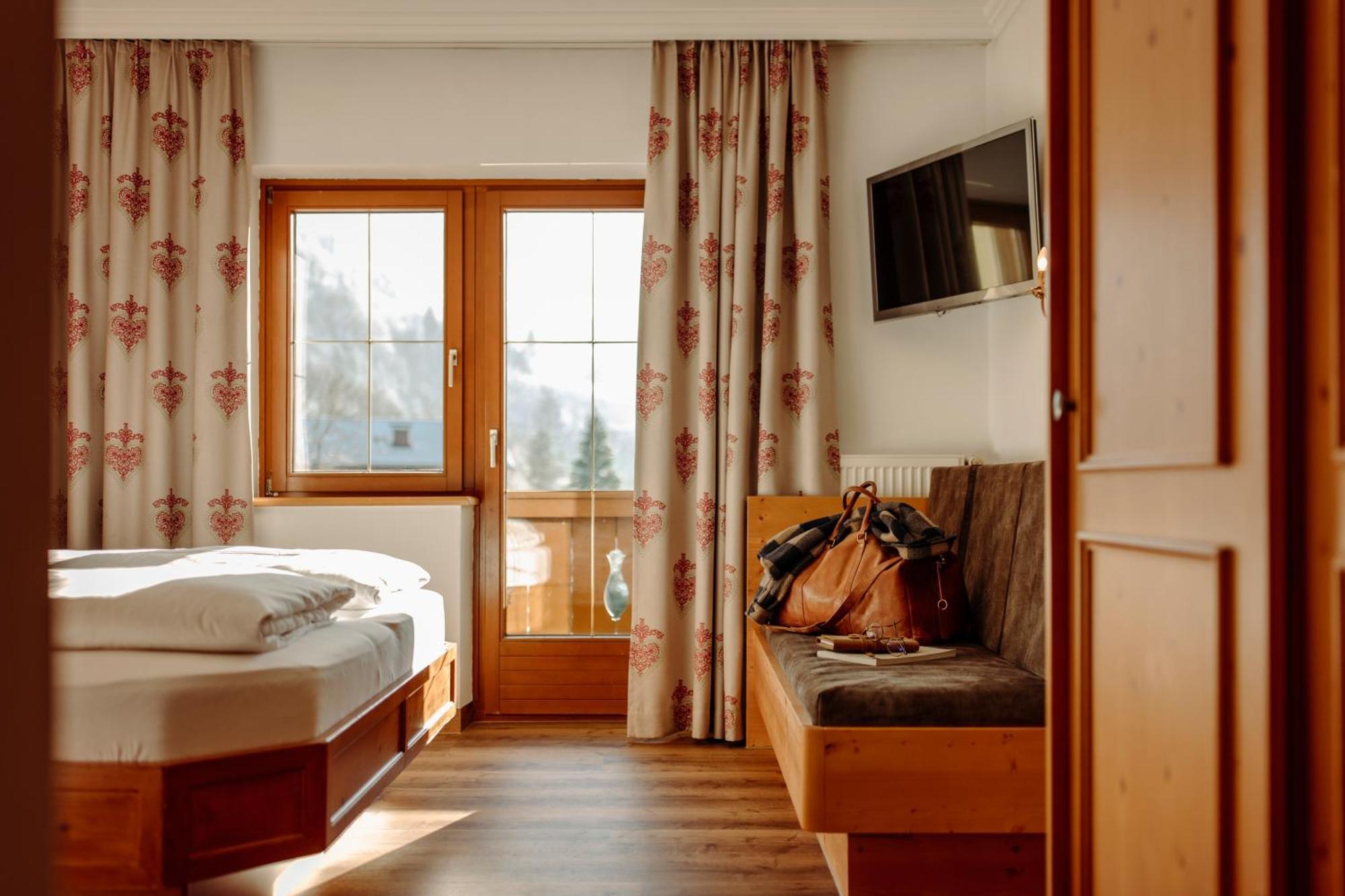 Hotel Lerch Санкт-Йохан Экстерьер фото