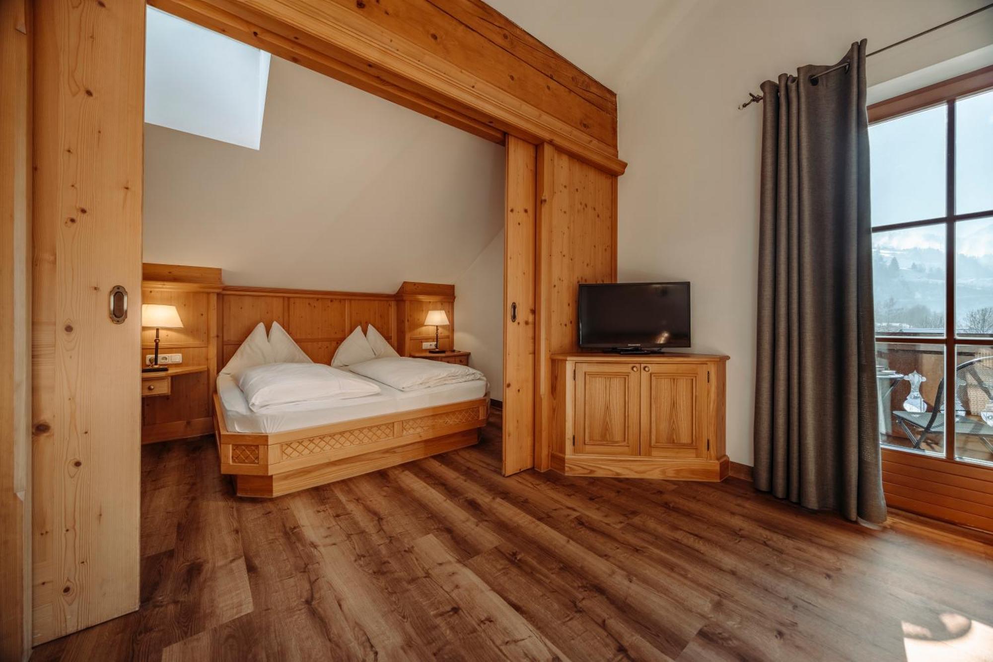 Hotel Lerch Санкт-Йохан Экстерьер фото